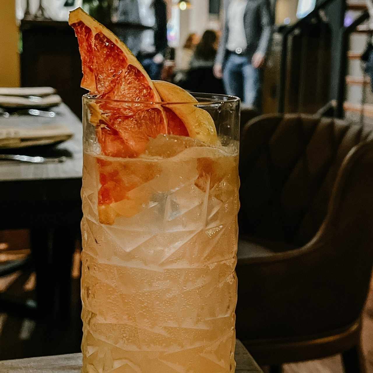 Coctel paloma ahumado