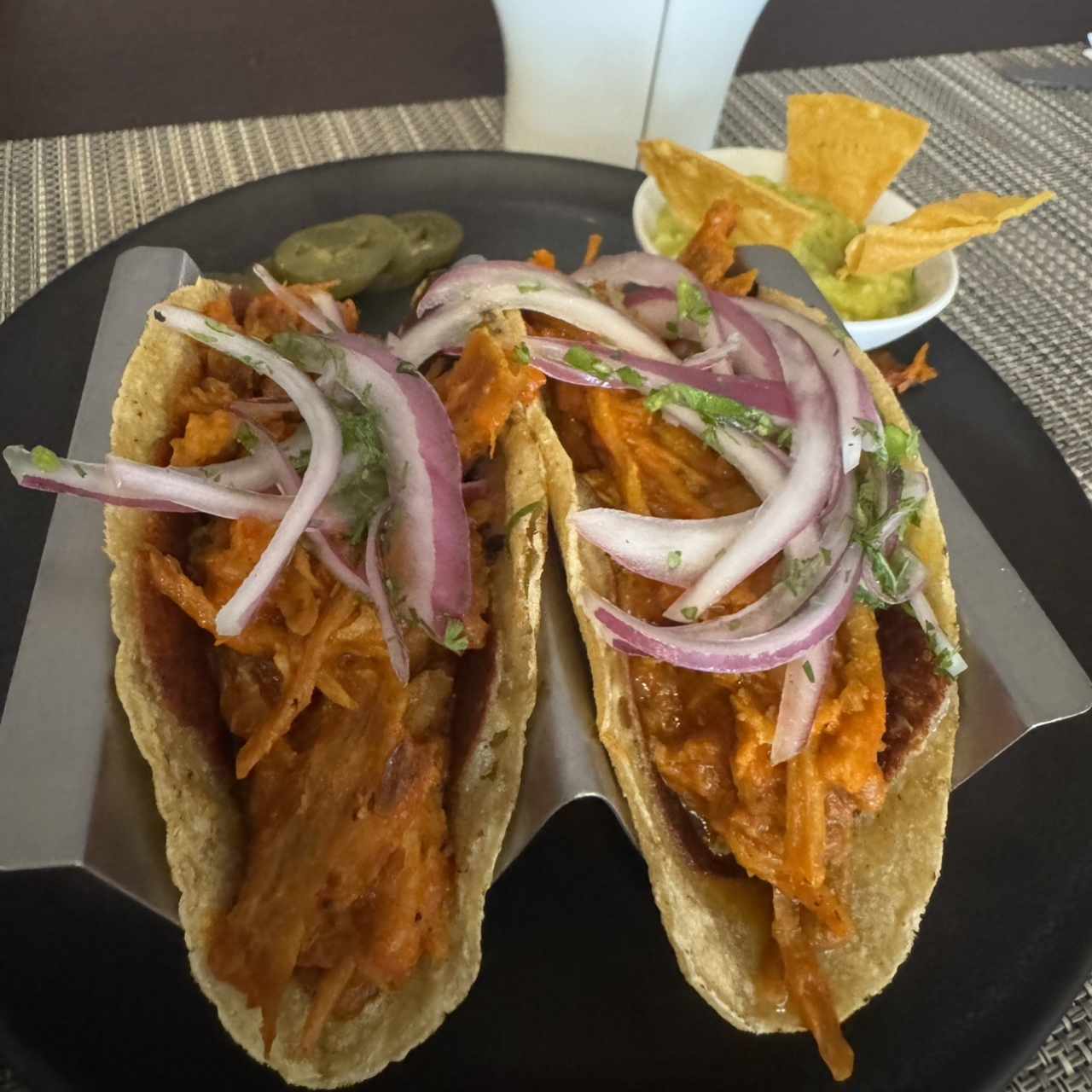 Tacos de cochinilla