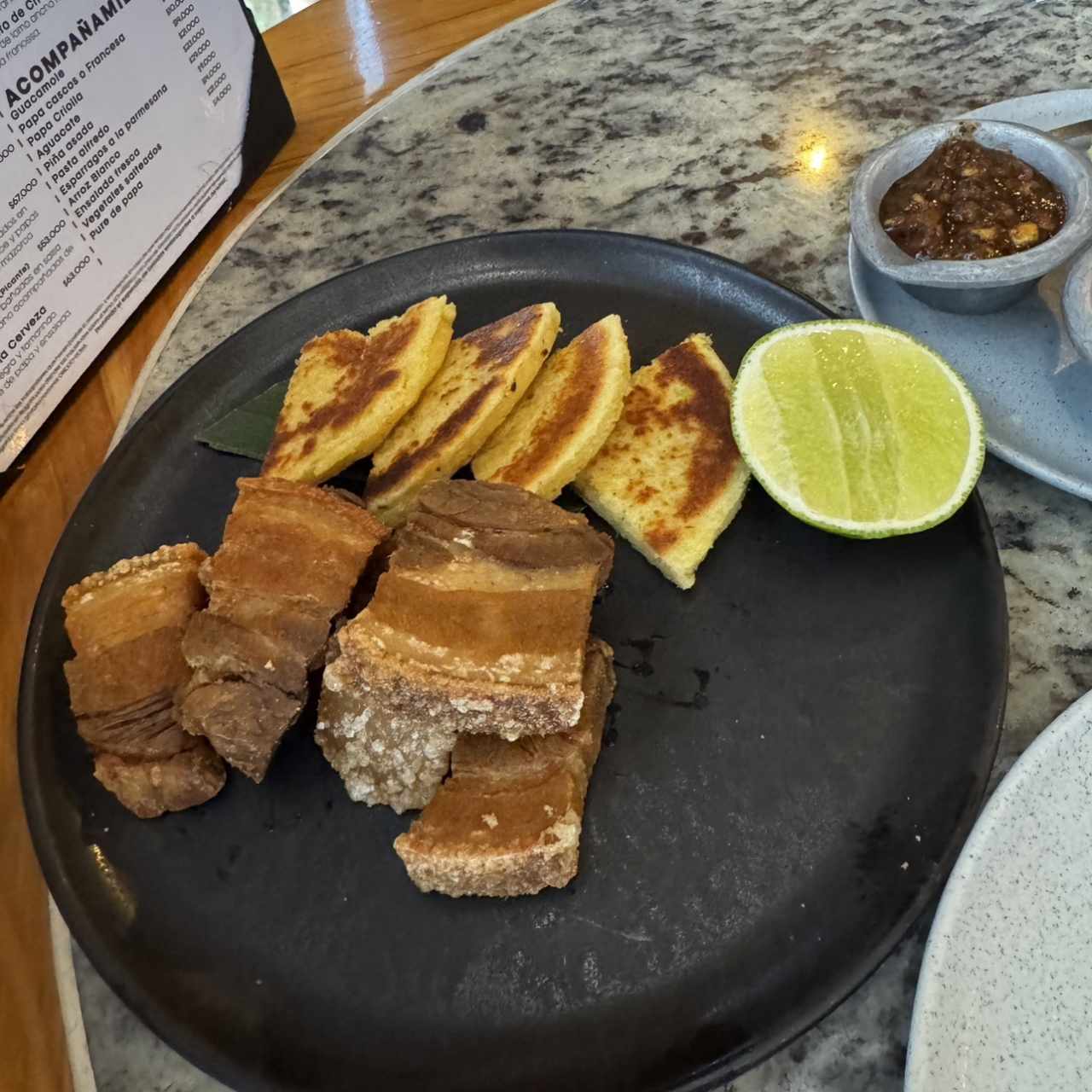 Chicharrón carnudo