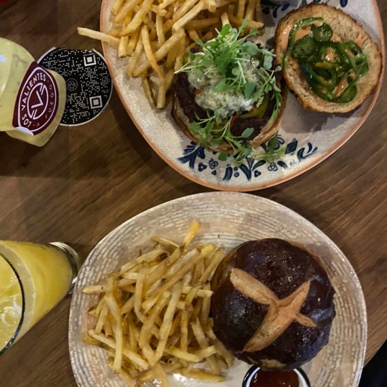 Hamburguesa mucha cebolla y de jalapeño