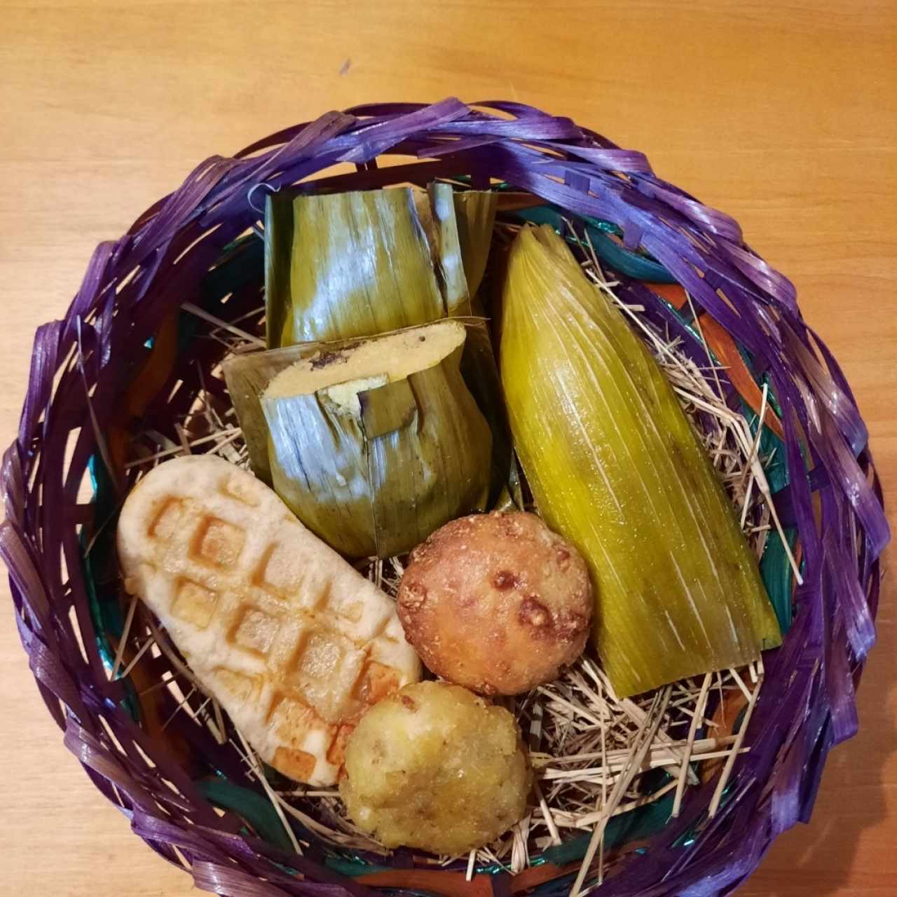 Canasta de amasijos colombianos 
