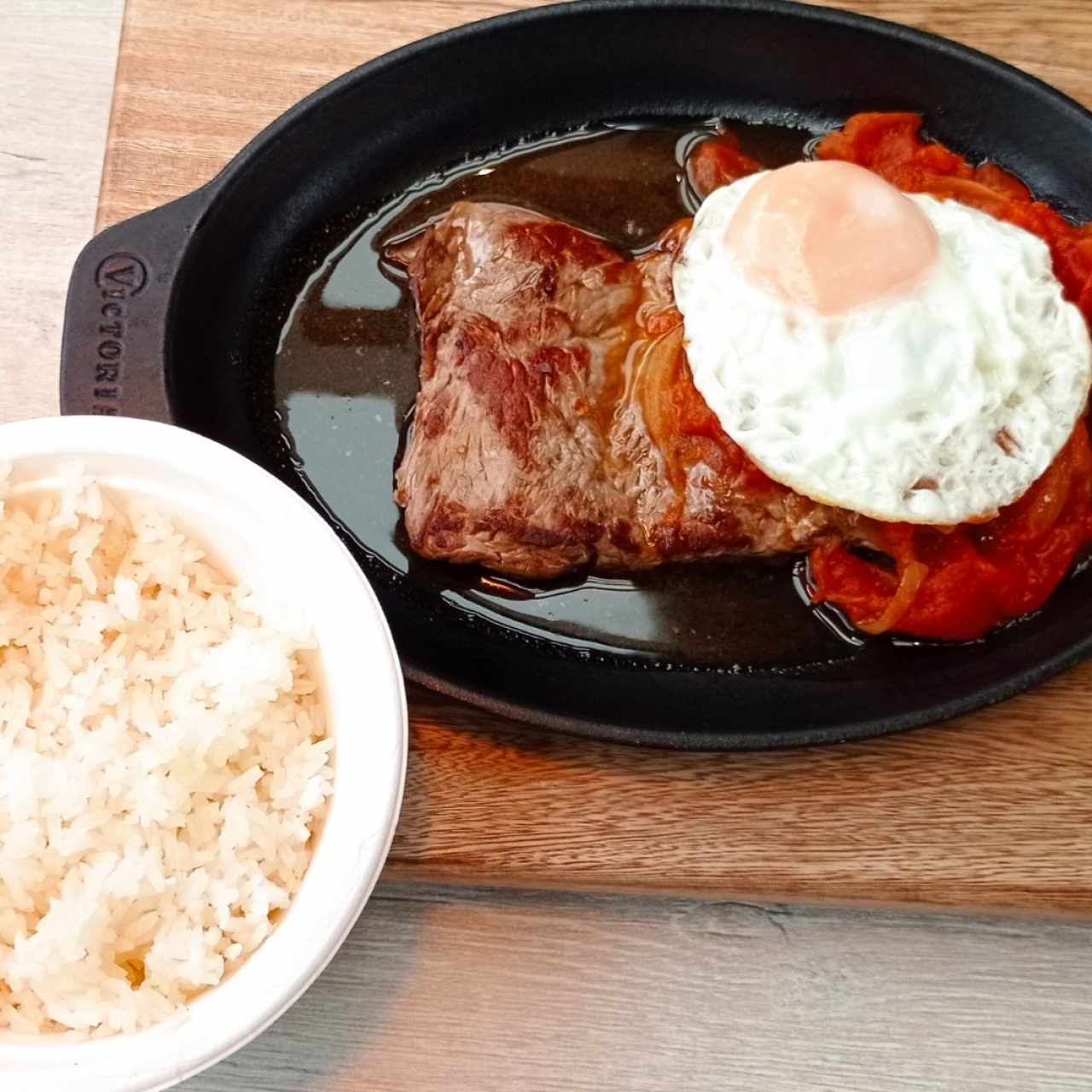 ,Bistec a caballo.