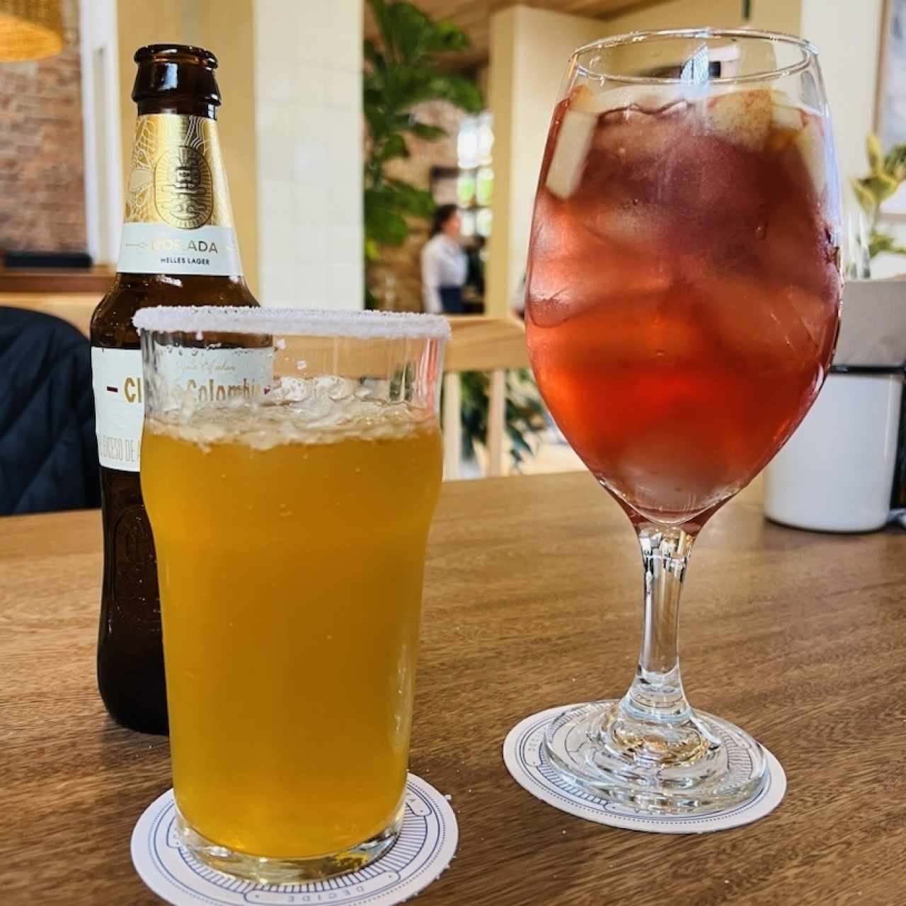 Cerveza michelada y sangria lyches