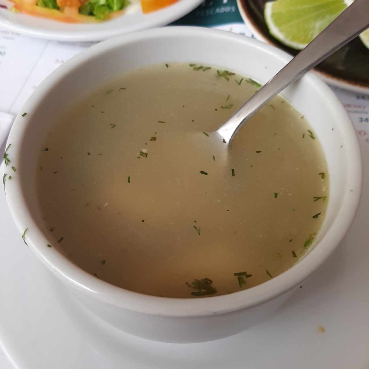 Consomé de pescado.