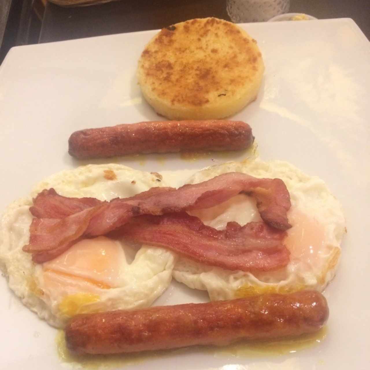 huevos al gusto con salchichas en salsa se miel mostaza