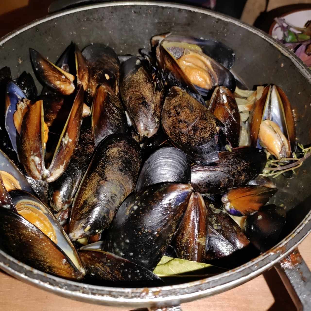 Moules flambée al pastis