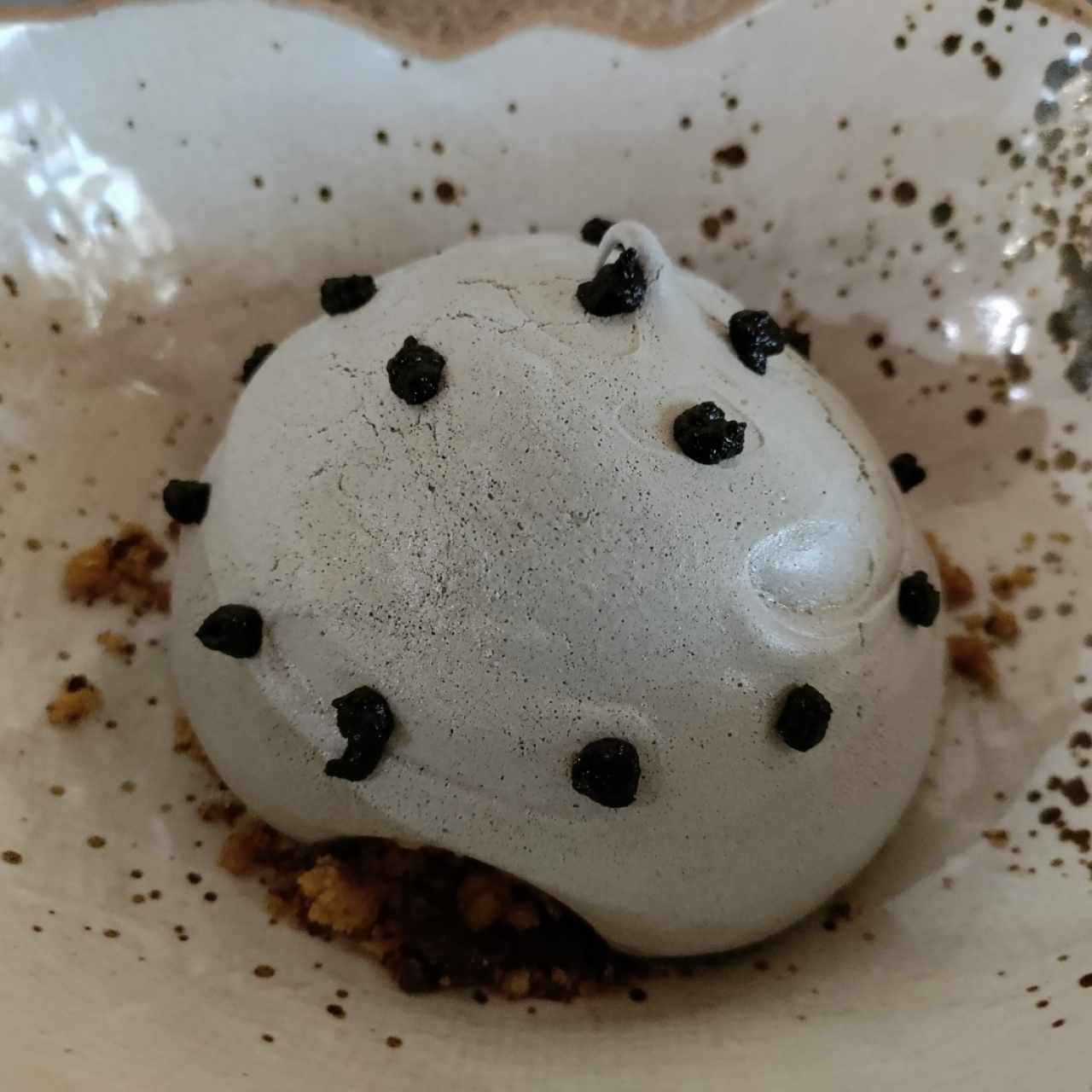 Merengue de limón al ajo negro 