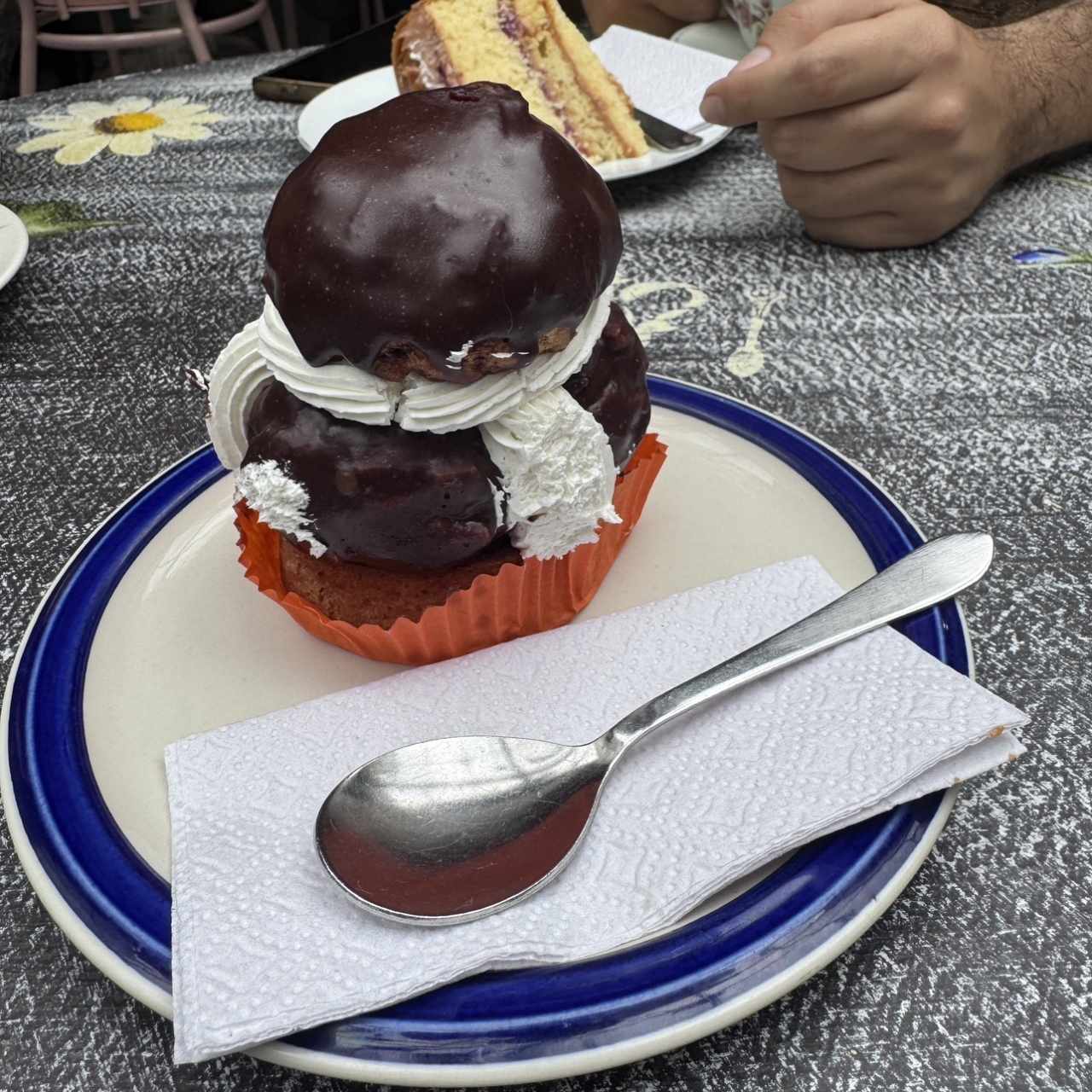 Profiterol 