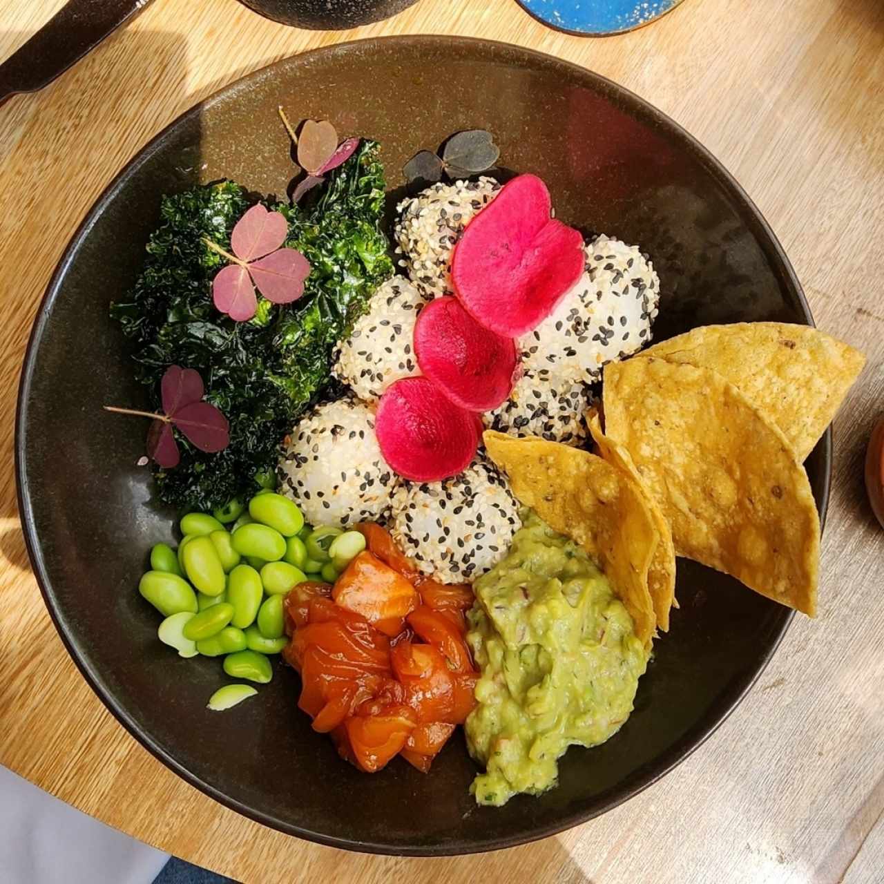 Poke Guacamole Salmón 