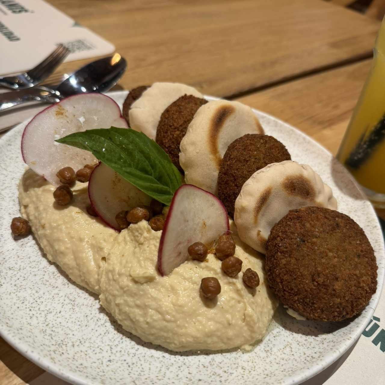 Hummus y falafel