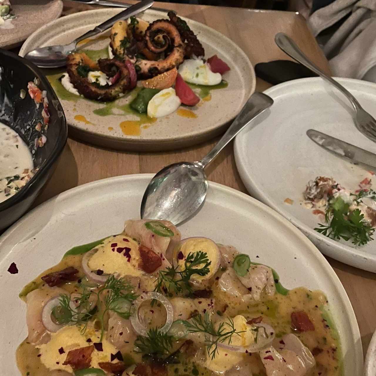 Tiradito de maracuyá y pulpo