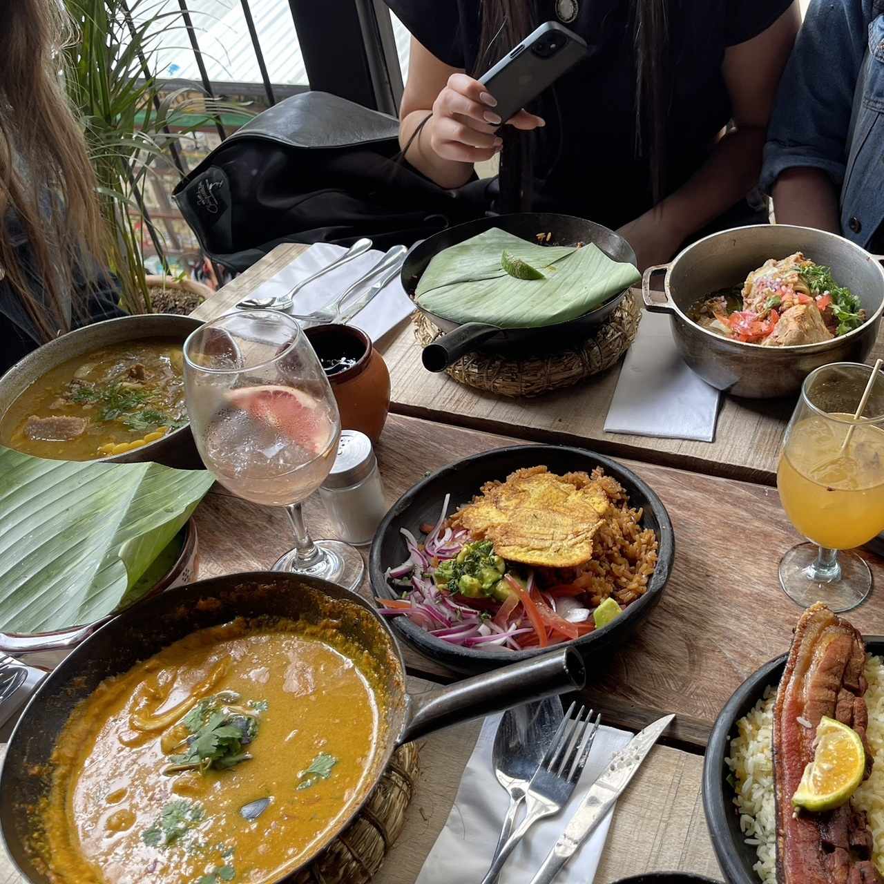 Encocado, sancocho y frijoles