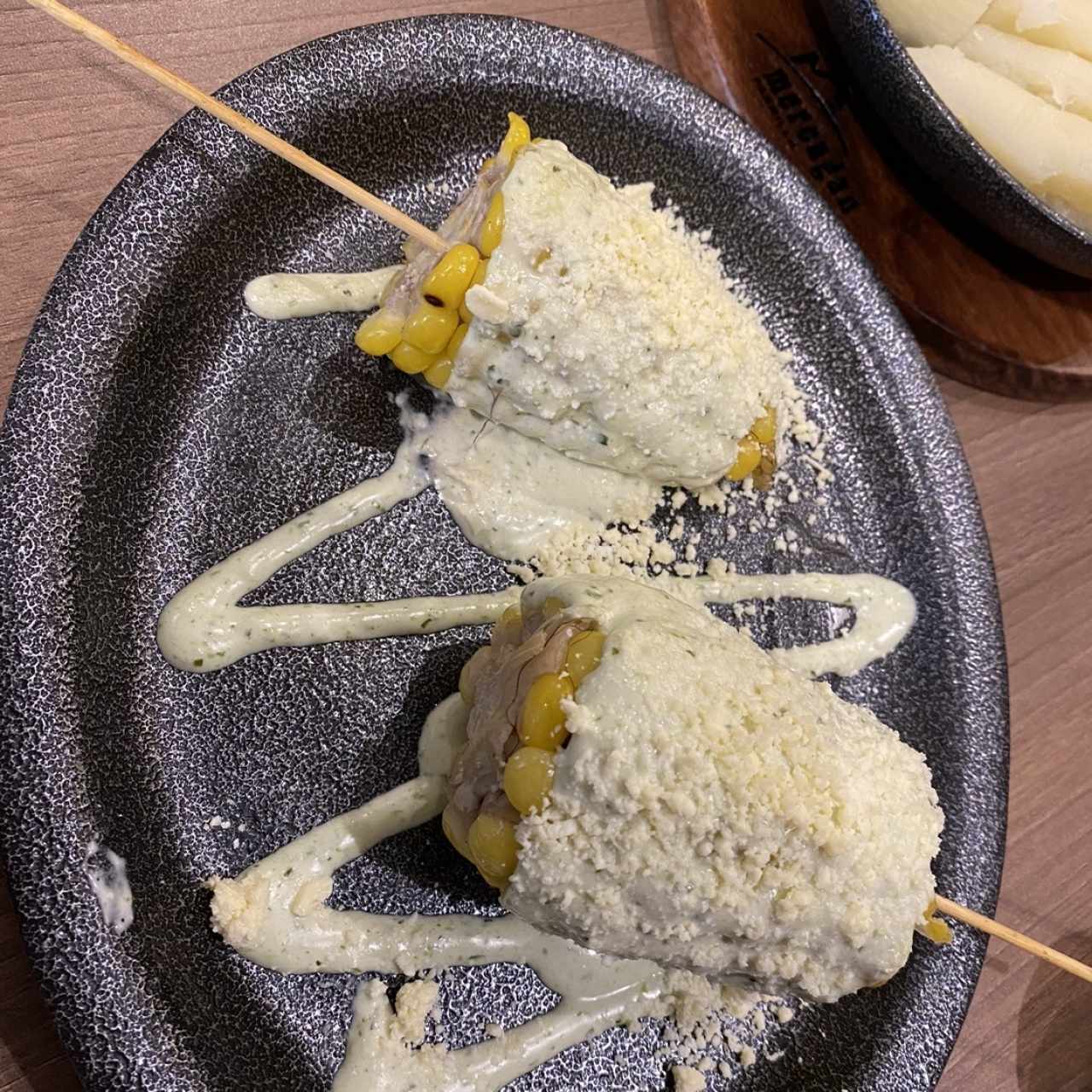 Mazorcas con suero y queso costeño