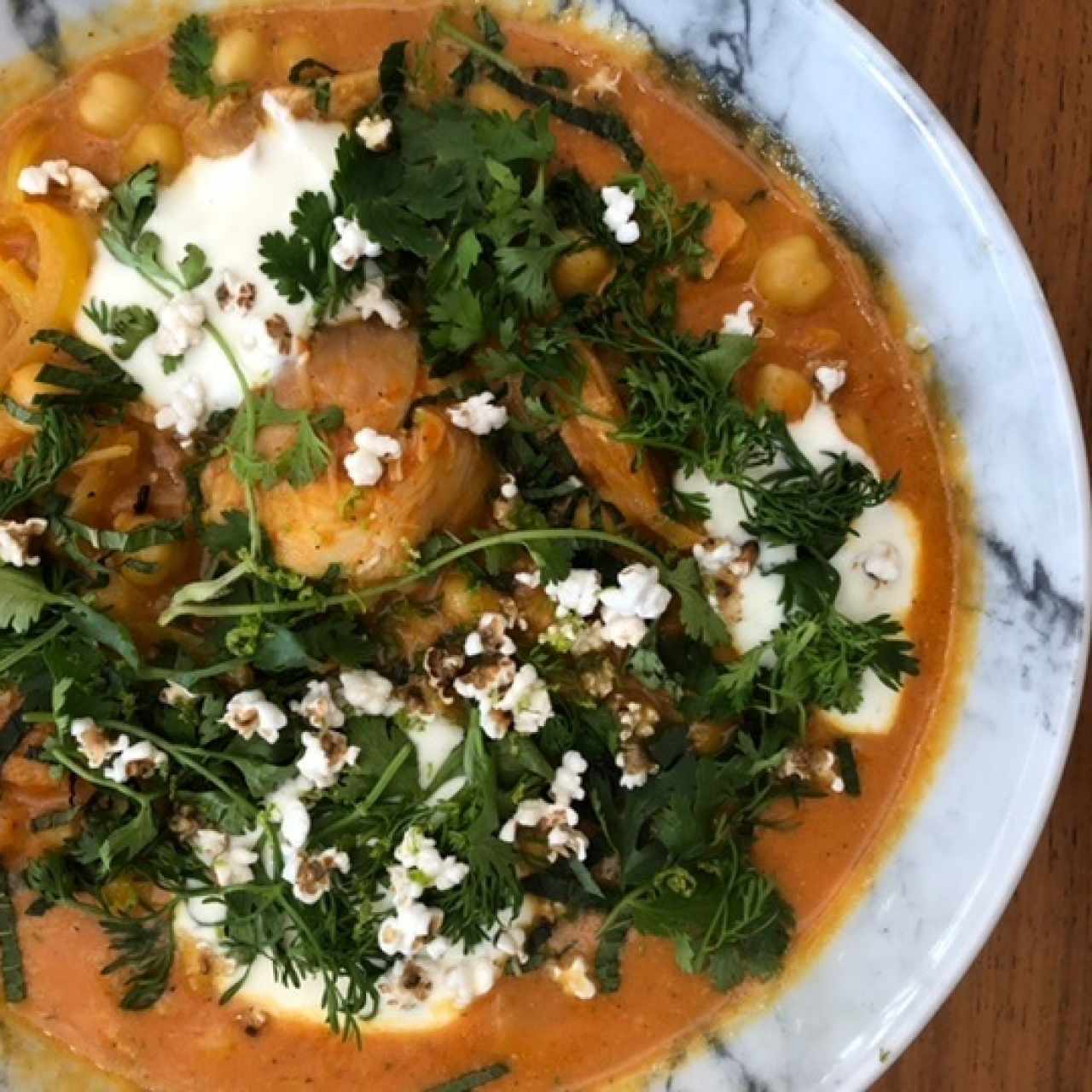 Curry con pollo