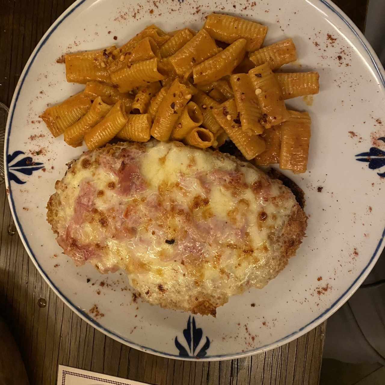 Milanezza de Pollo y pasta a ka vodka