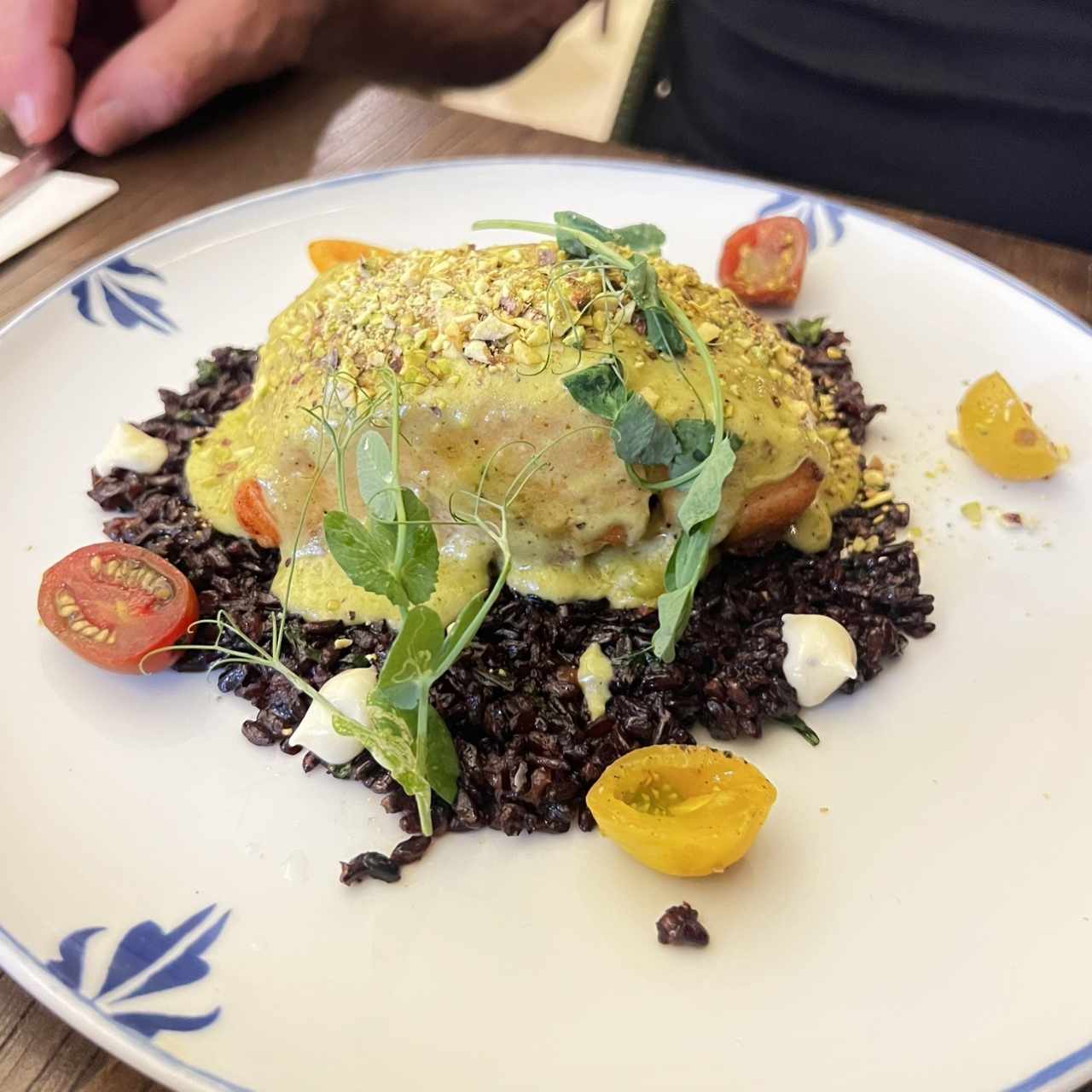 Salmon en salsa de Pistachos con arroz