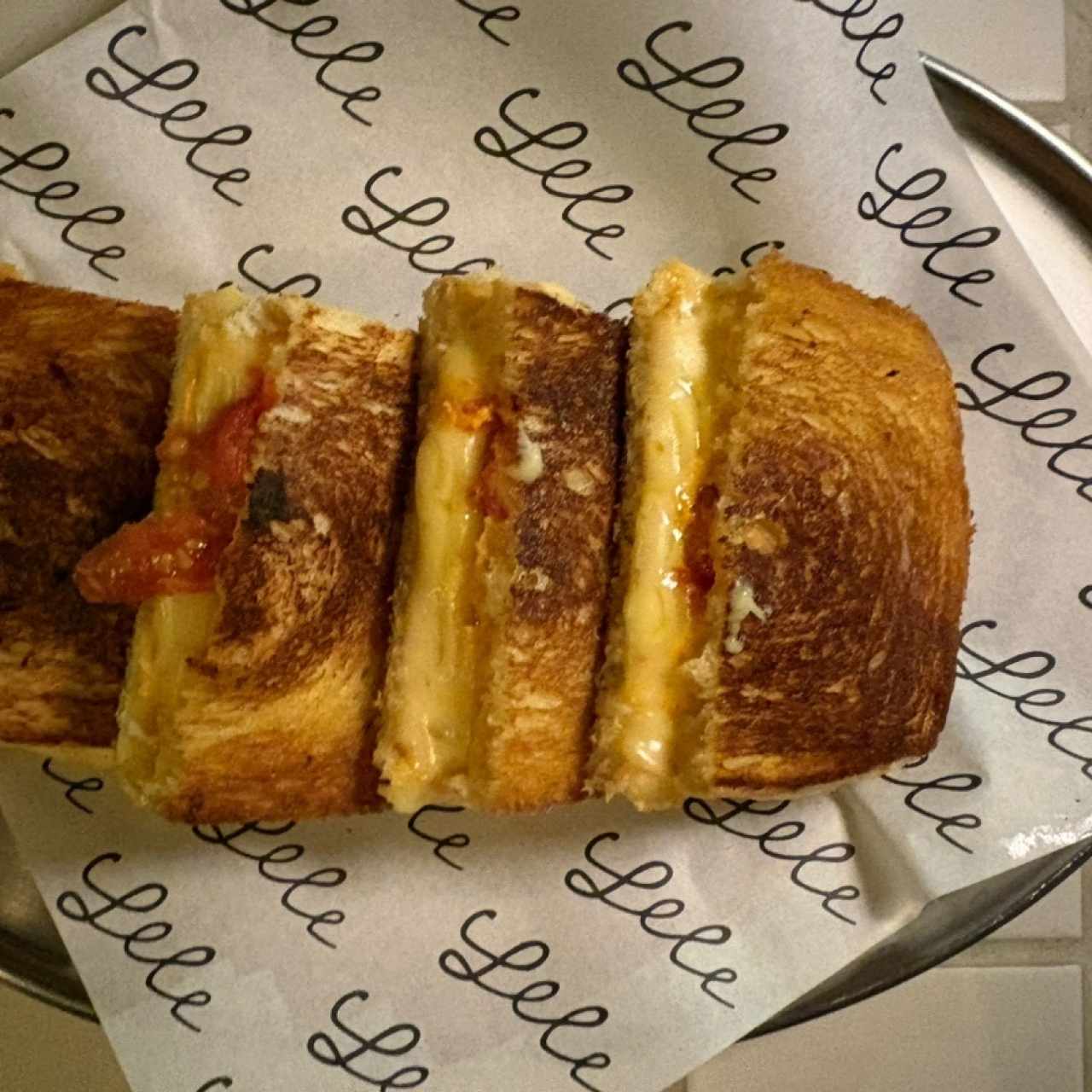 Plancha con tomate 
