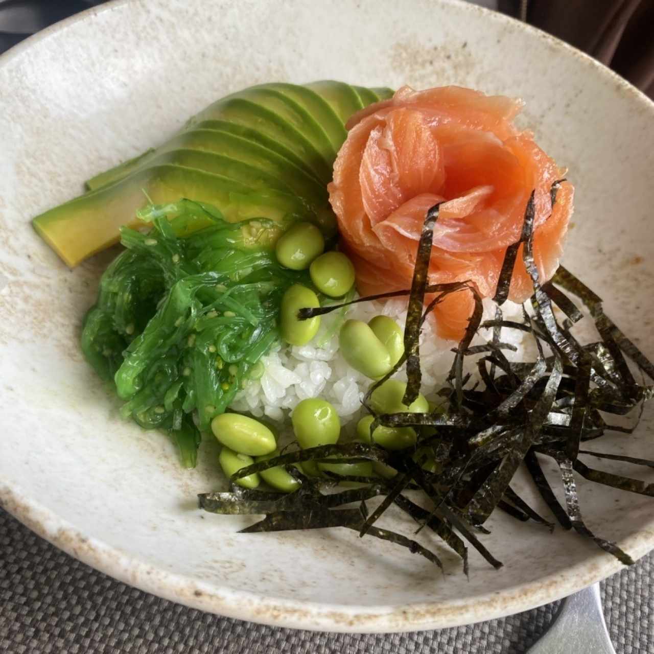 Poke de salmón 