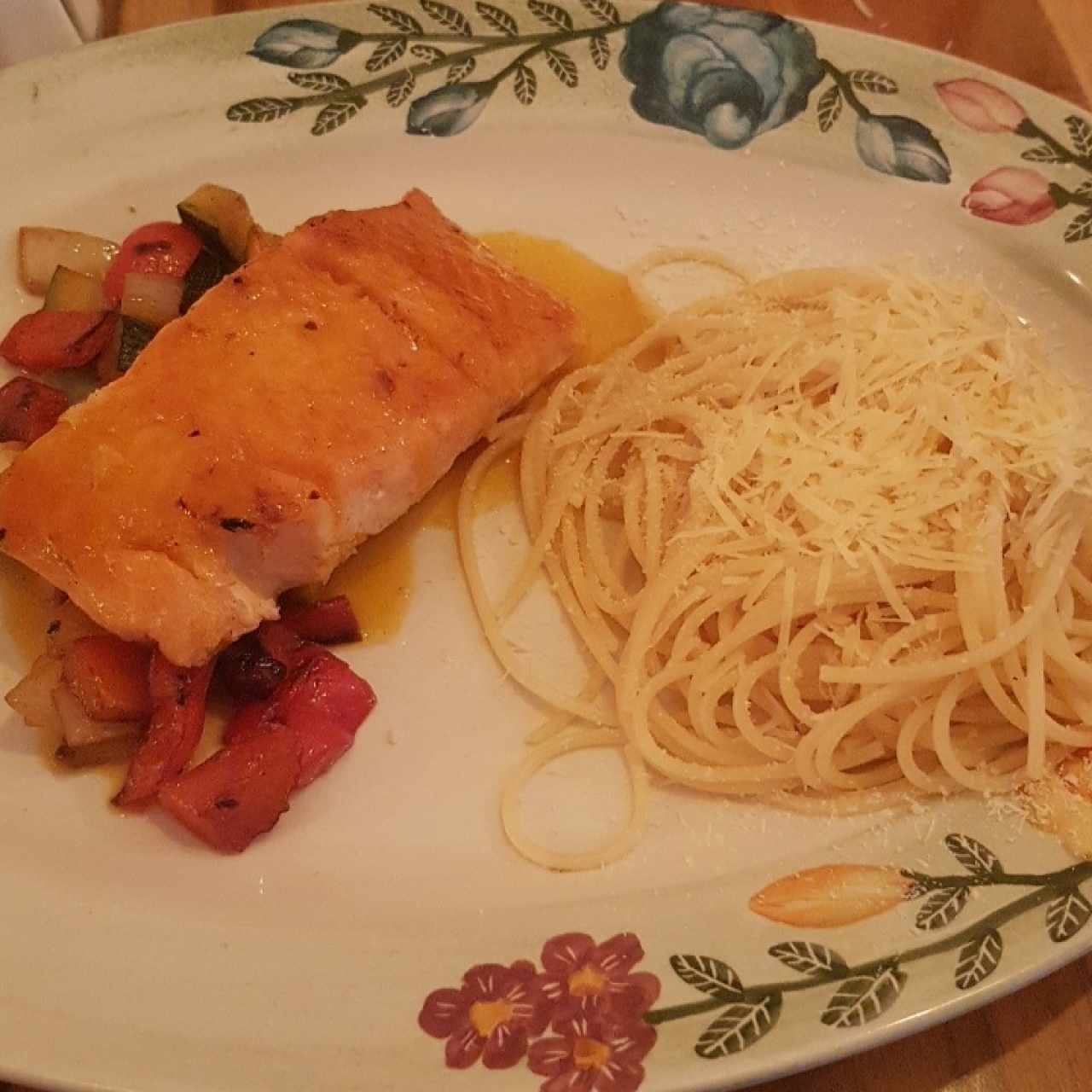 salmón y pasta al burro 