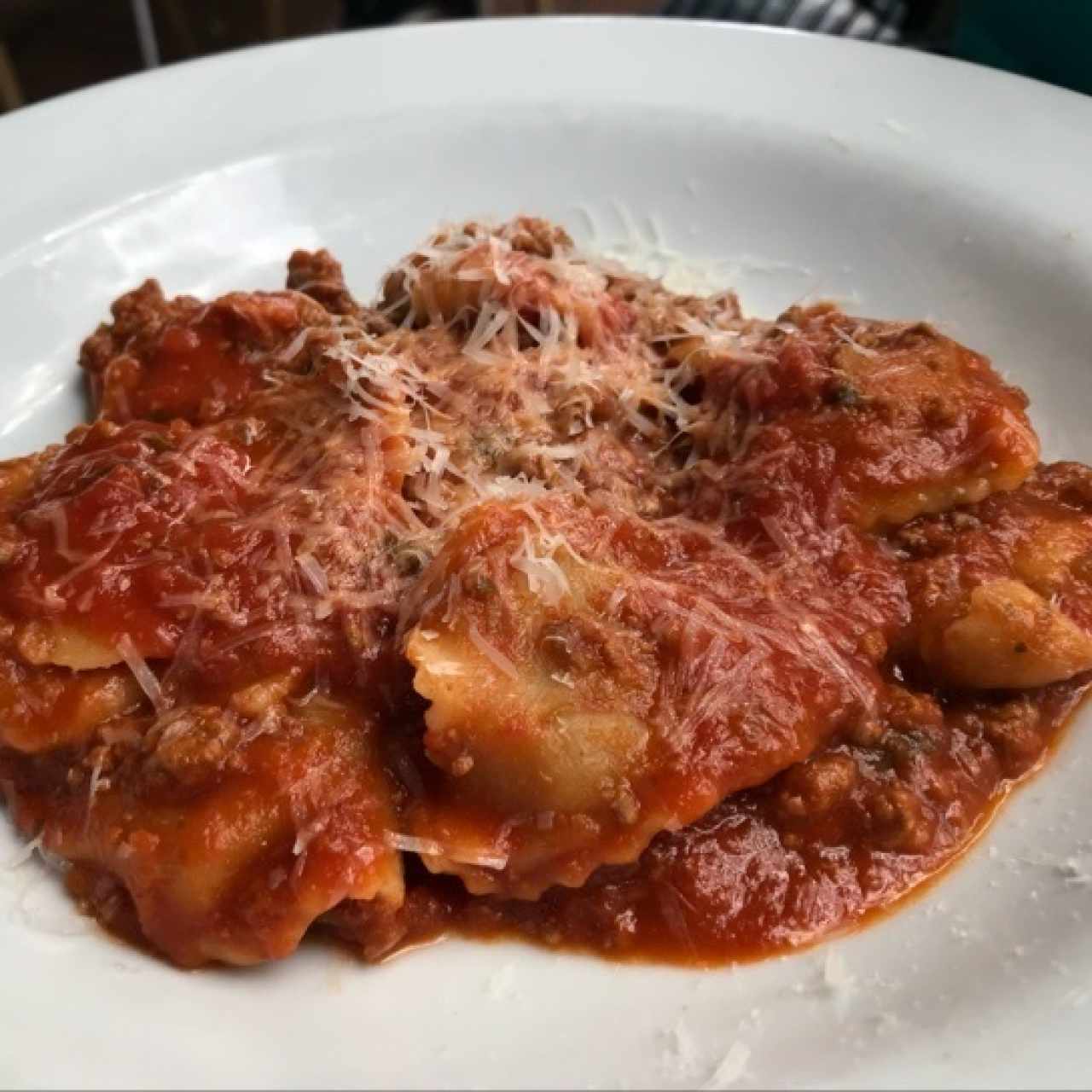 raviolis a la boloñesa
