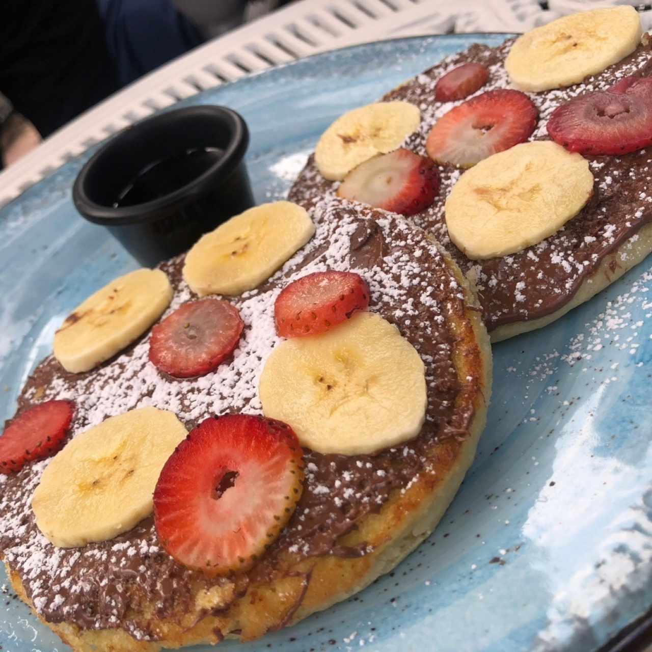 Pancake con Fresas y Guineo 