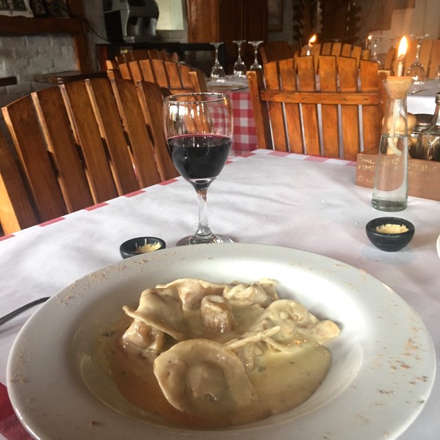 Tortelloni de auyama en salsa de 4 quesos