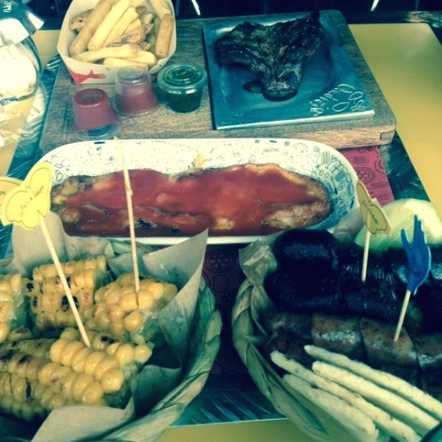 Mixto Fritanguero, lomo, maduro y mazorca