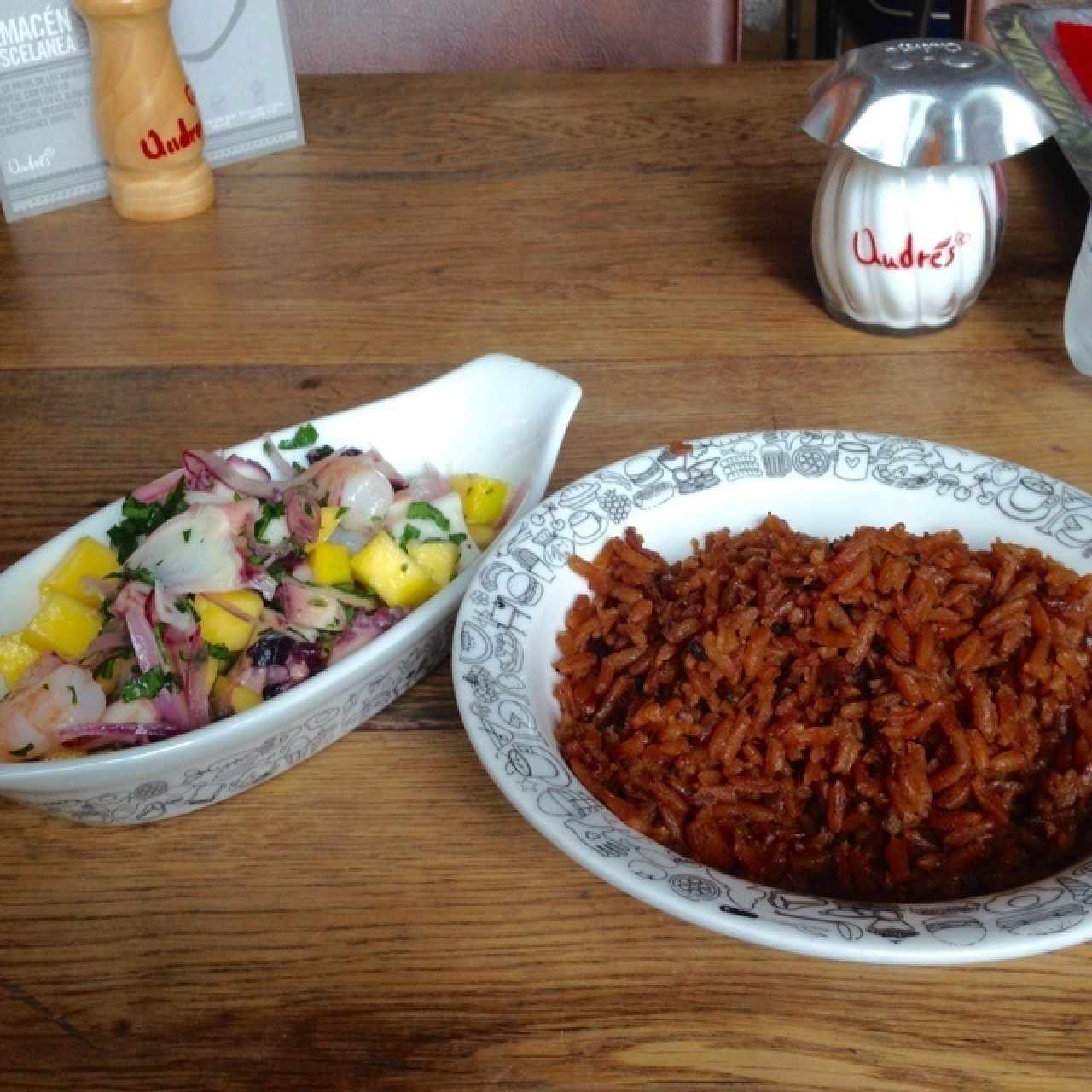 Ceviche mixto y arroz con coco