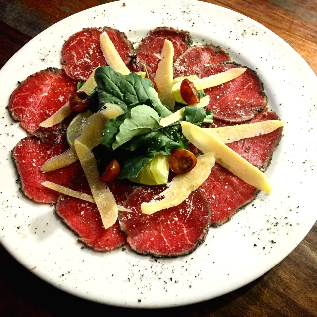 Carppaccio de lomo a la parrilla