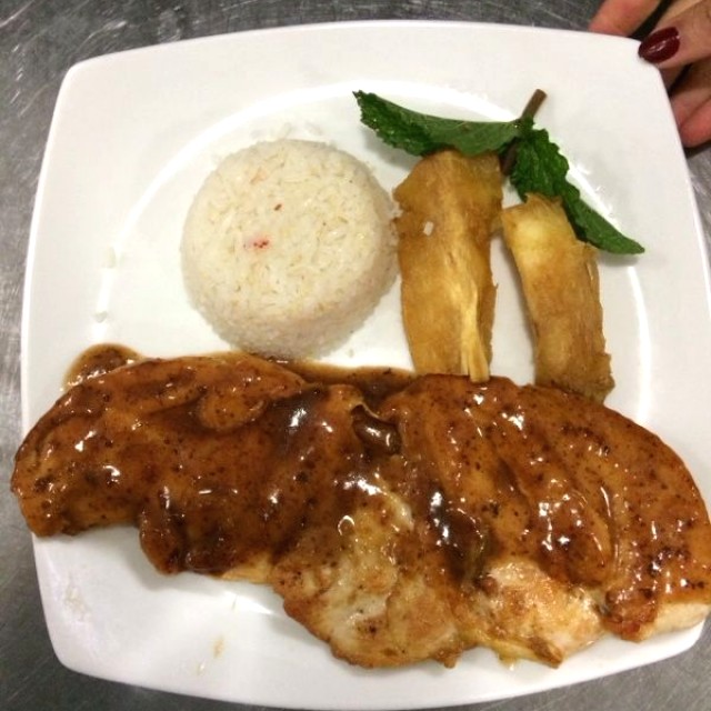 Pechuga en salsa de ciruela