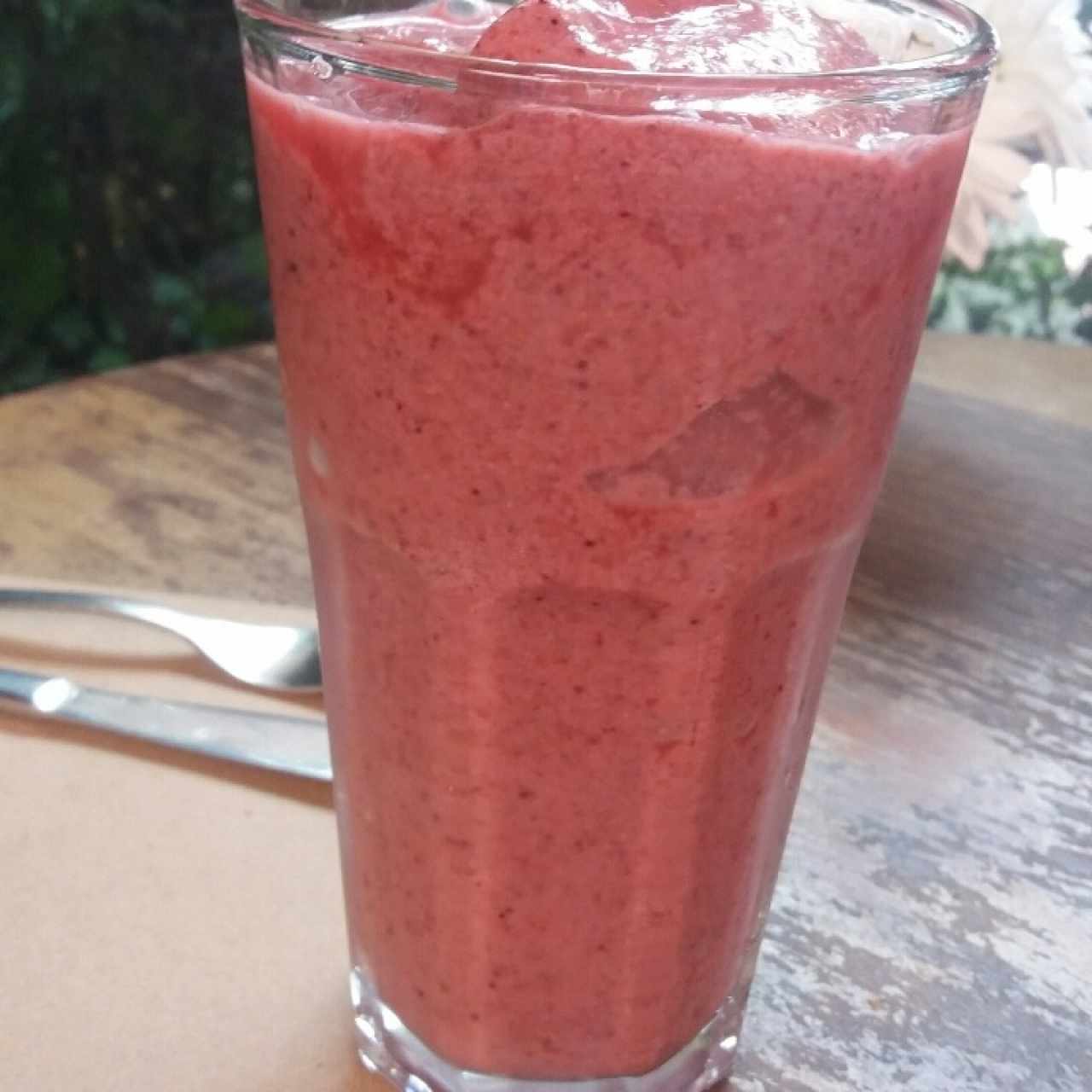 smootie frutos rojos.