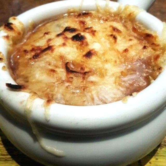 Sopa de cebolla gratinada