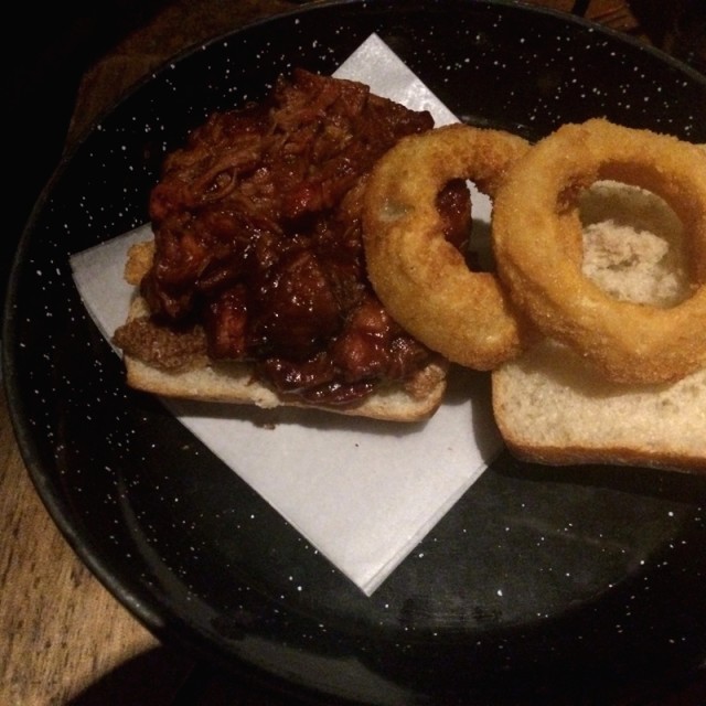 Bbq Pulled Pork Sándwich