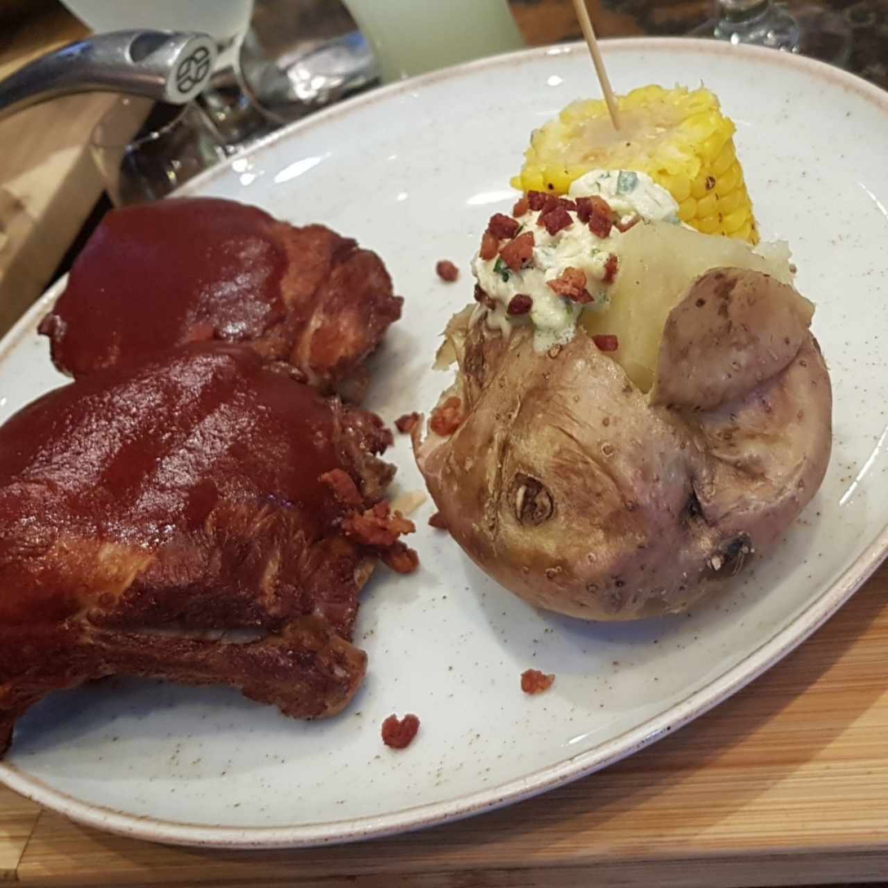 Costillitas de cerdo con salsa BBQ casera