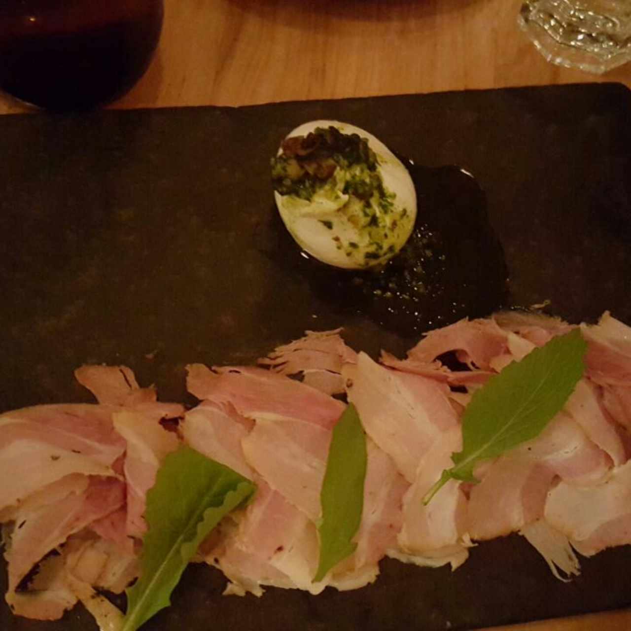 Burrata y Bondiola ahumada 