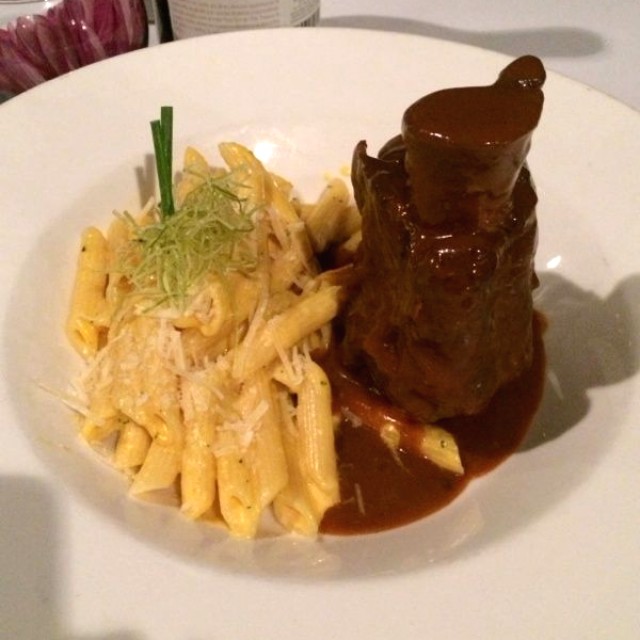Ossobuco de ternera con pasta