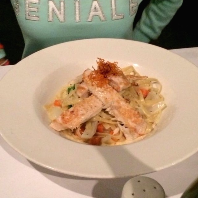 Tallarines de pollo y verduras