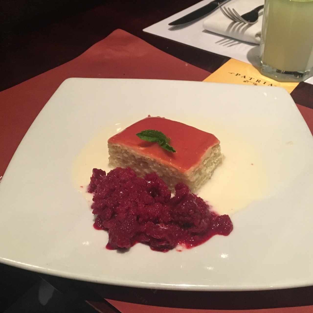 Tres leches con dulce de guayaba