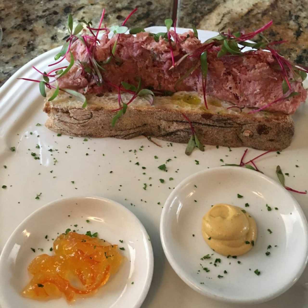 Rillettes de cerdo confitado