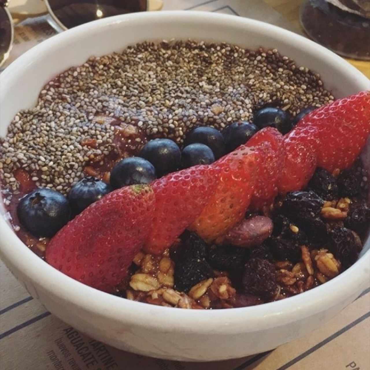 Bowl de açaí y frutos rojos