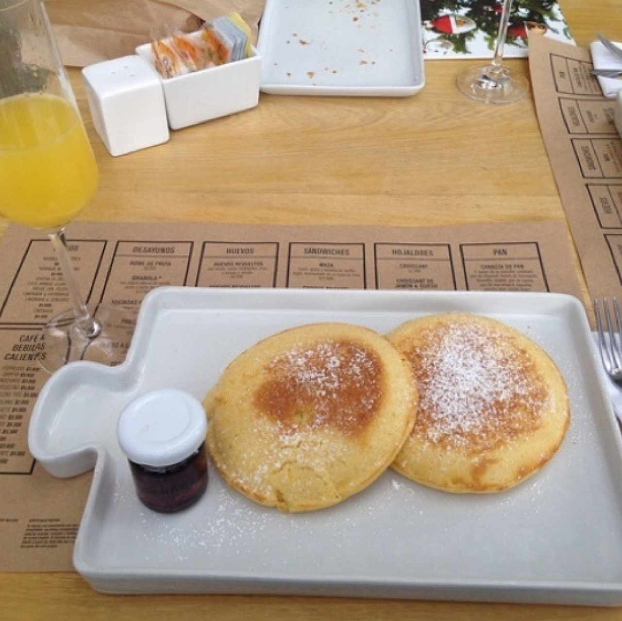 panquecas y mimosa