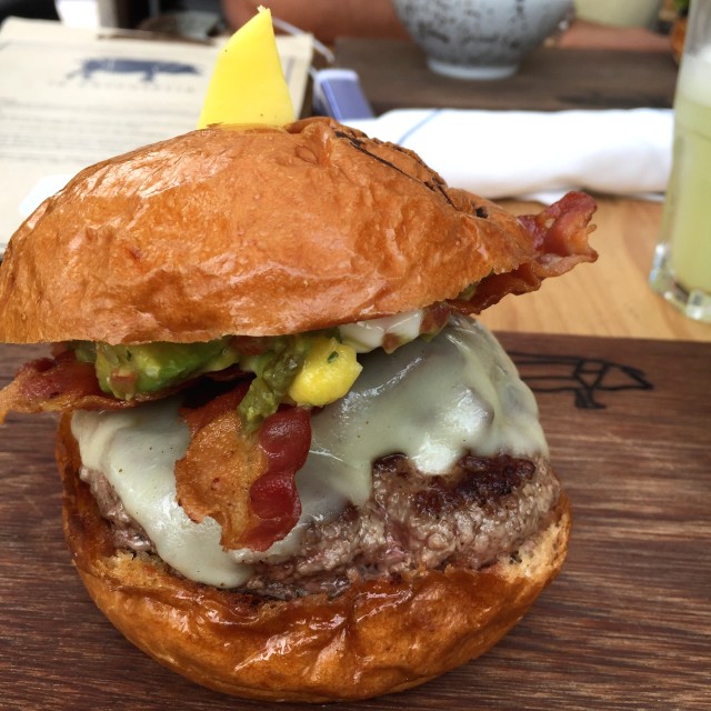 California burger con adición de champiñones