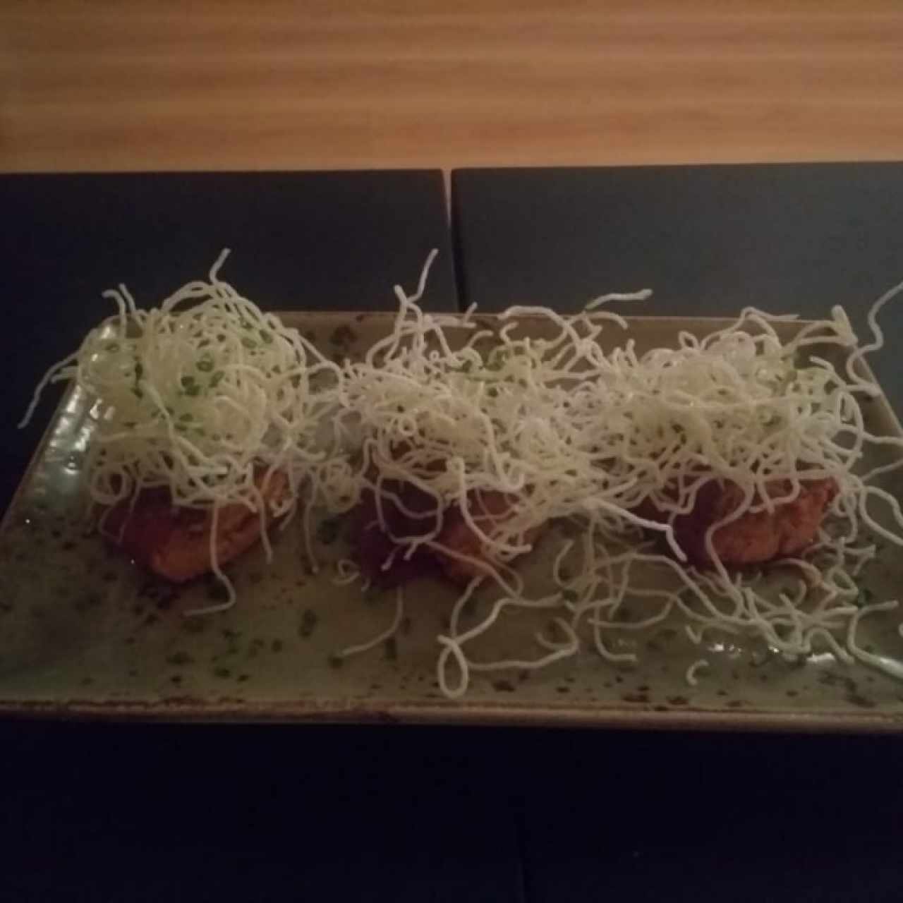 Pimientos del piquillo rellenos de queso de cabra y chorizo español