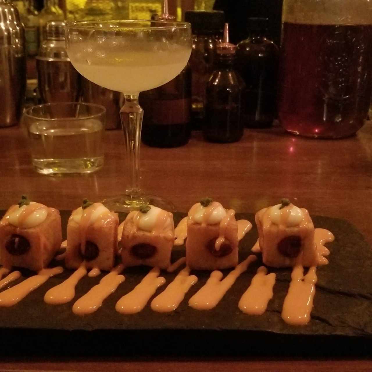 Patatas criollas bravas rellenas con txistorra