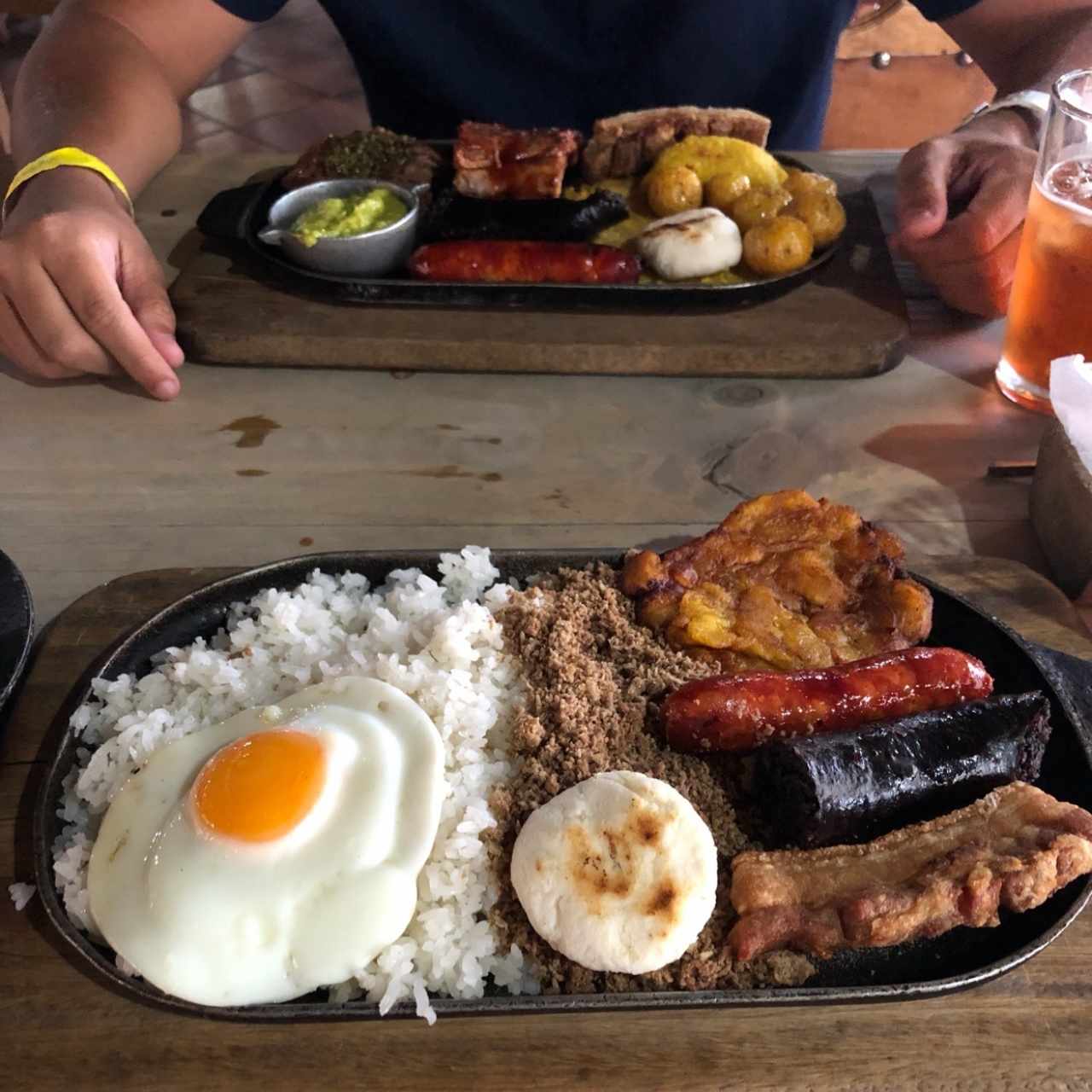 bandeja paisa y antojito