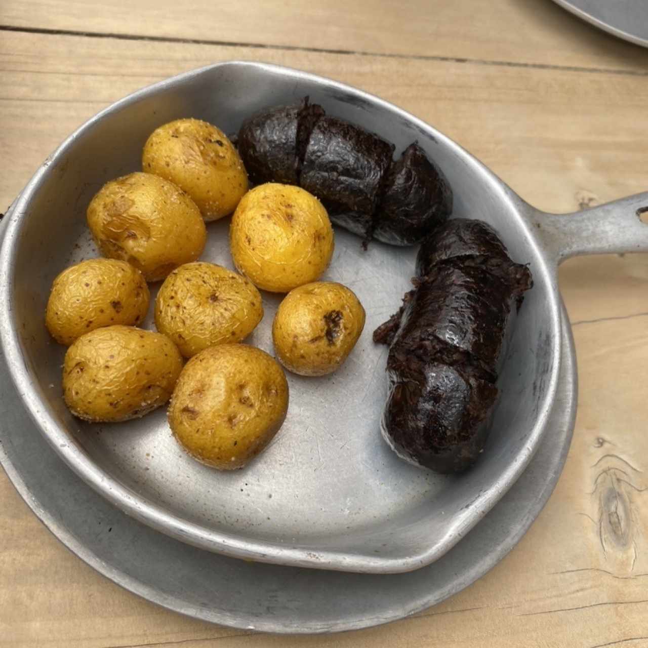 Morcilla con papa criolla