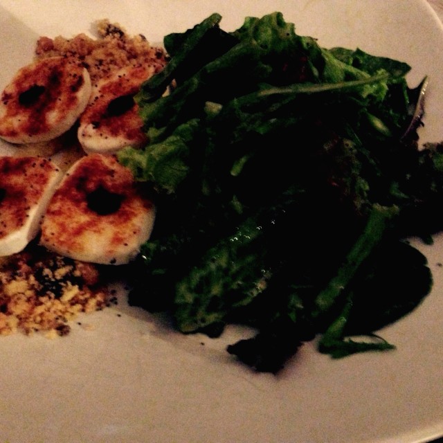 Ensalada de queso de cabra caramelizado