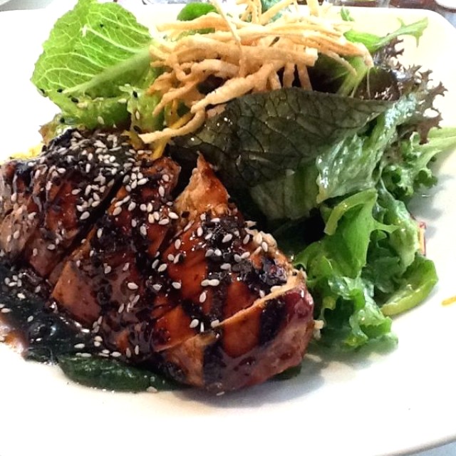 Ensalada de pollo szechuan