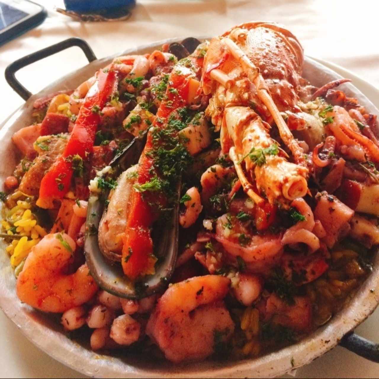 paella valenciana con langosta 