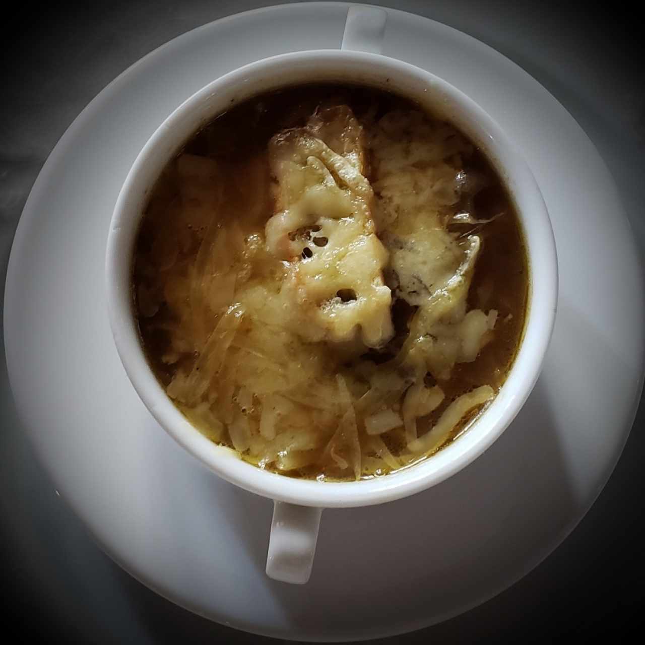 Clásica Sopa de Cebolla